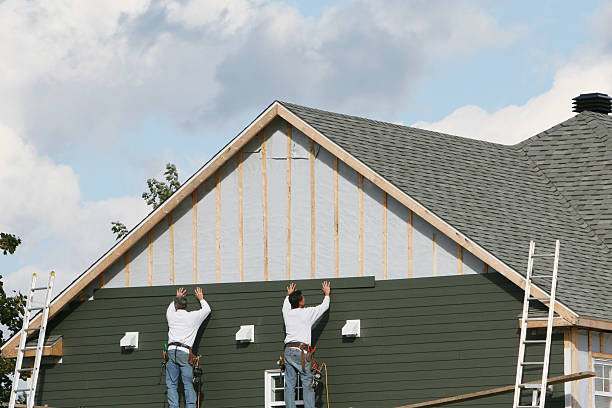 Professional Emergency Siding Repair technician working in Fort Lee, VA